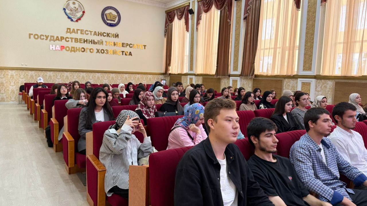 Встречи со студентами ссузов и вузов республики прошли в рамках XII Международного межрелигиозного молодежного форума.